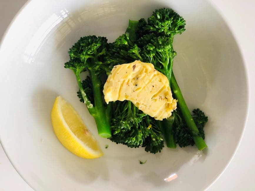 Brokkoli med hvitløkssmør og cashewnøtter