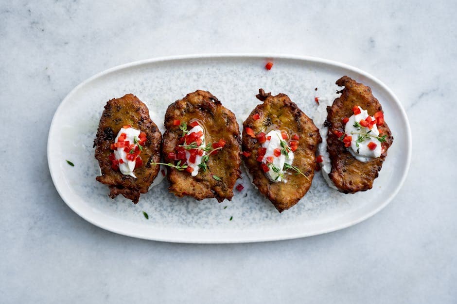 Indiske potetkaker med curry-lime yoghurt