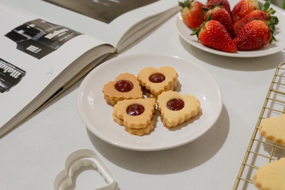 Skje-kjeks med brunet smør og marmelade