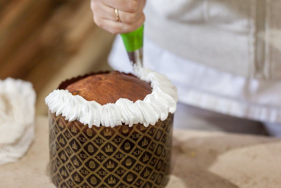 Tranebærpudding med pære og tørket frukt