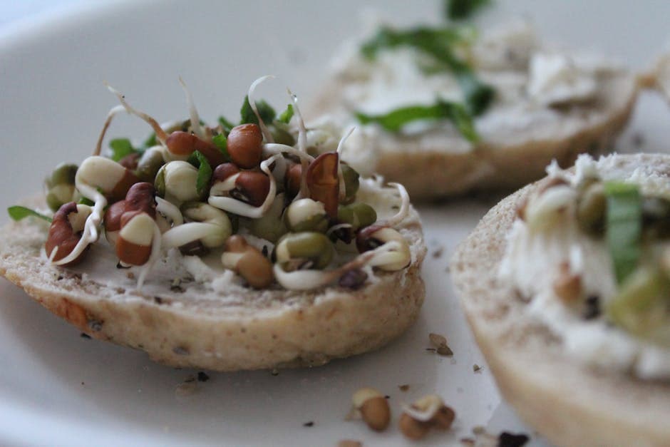 Brokkolispirer- og tofupålegg på toast