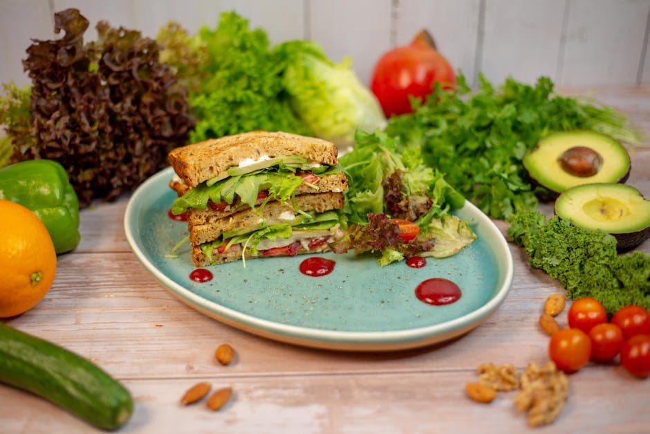 Grønnkålsandwich med avokado og bønnekrem