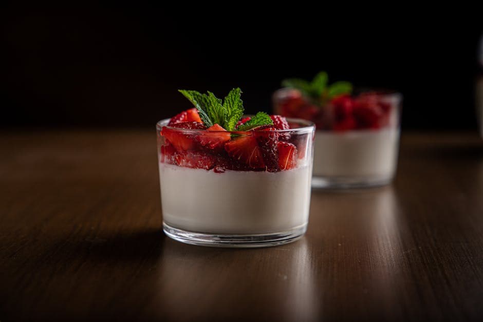 Grønn te panna cotta med jordbær