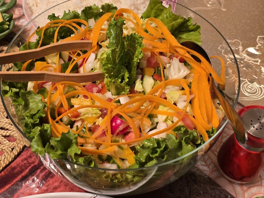 Frisk rå gulrot- og løksalat