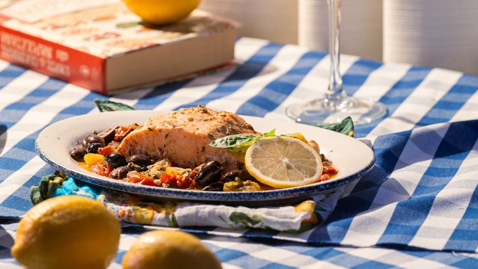 Ristet laks med oliven- og sennepssmør og orzo