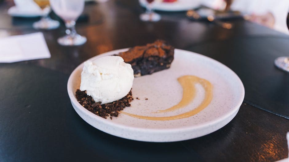 Dobbel sjokoladetærte med svart pepper-is