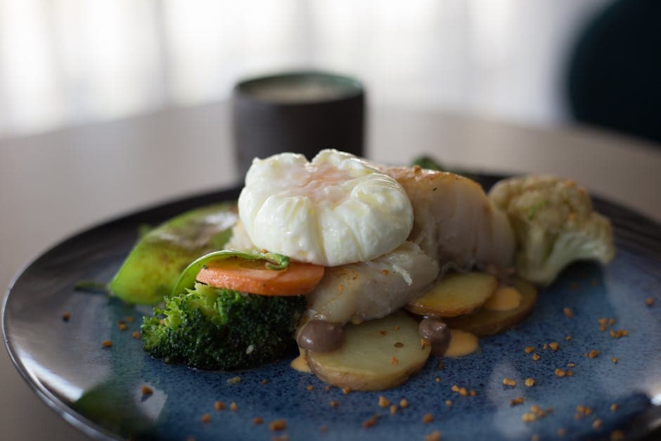 Bouillabaisse med erter og posjerte egg