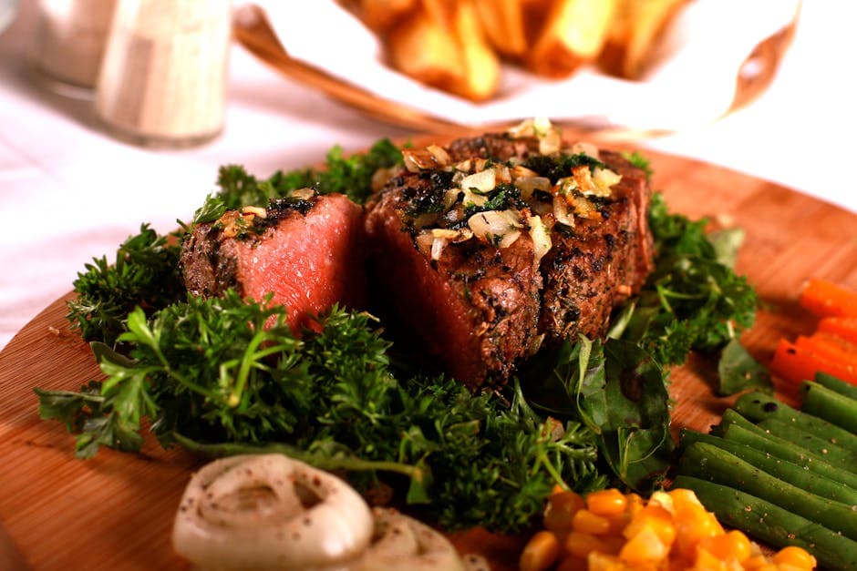 Ytrefilet av storfe med grønne bønner, mais og pesto