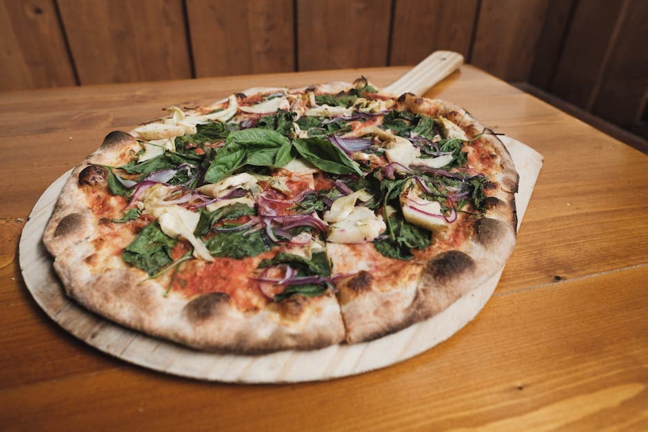 Flatbrødpizza med spinat og artisjokk