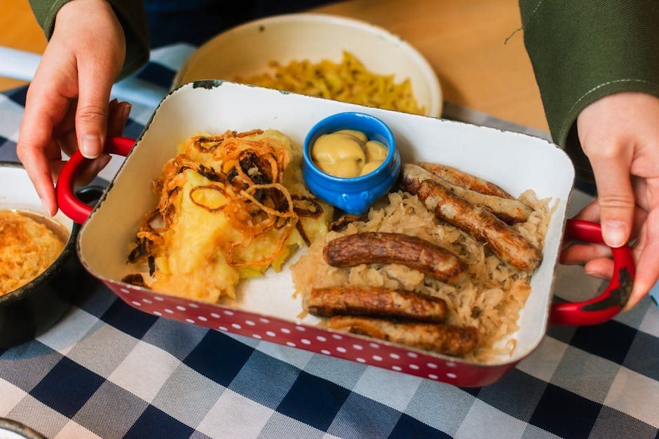 Grillet kielbasa med surkål og løk