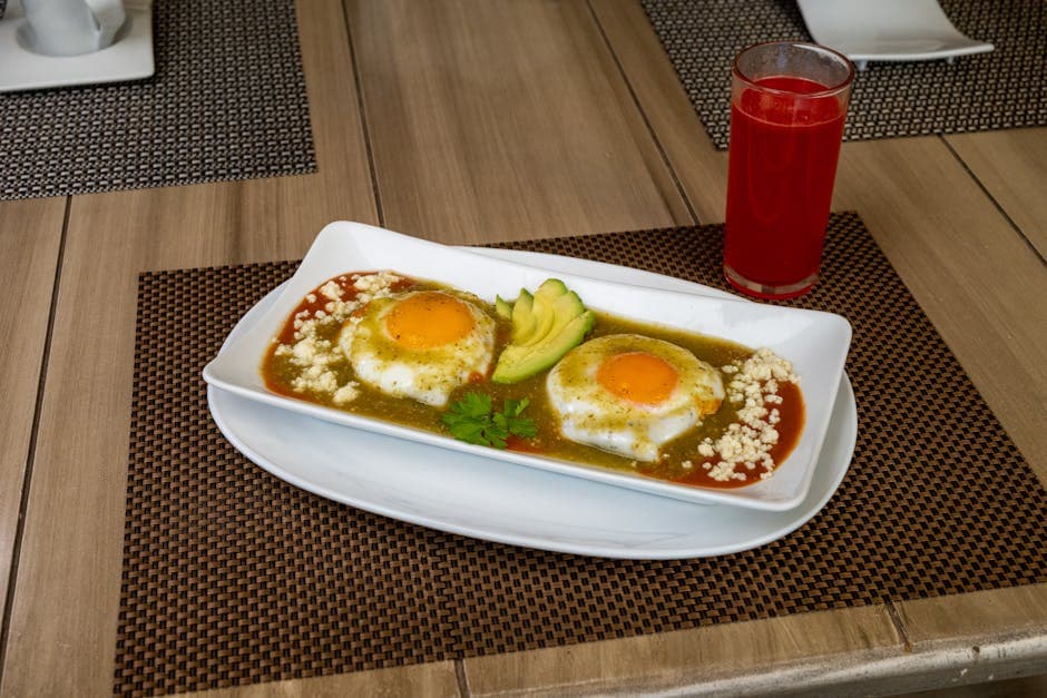 Mexicanske posjerte egg med tomatillosalsa