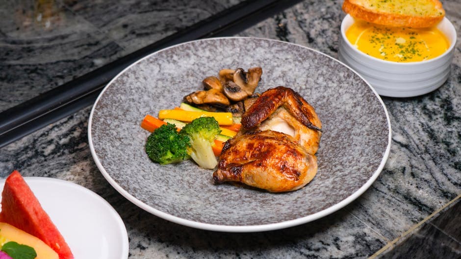 Grillet kylling- og grønnsakssuppe med bygg