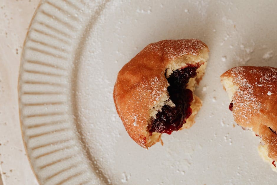 Krydrede bringebærdoughnuts med geléfyll