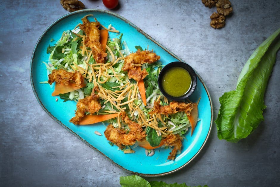 Sprø kalkunsalat med eple og valnøtter