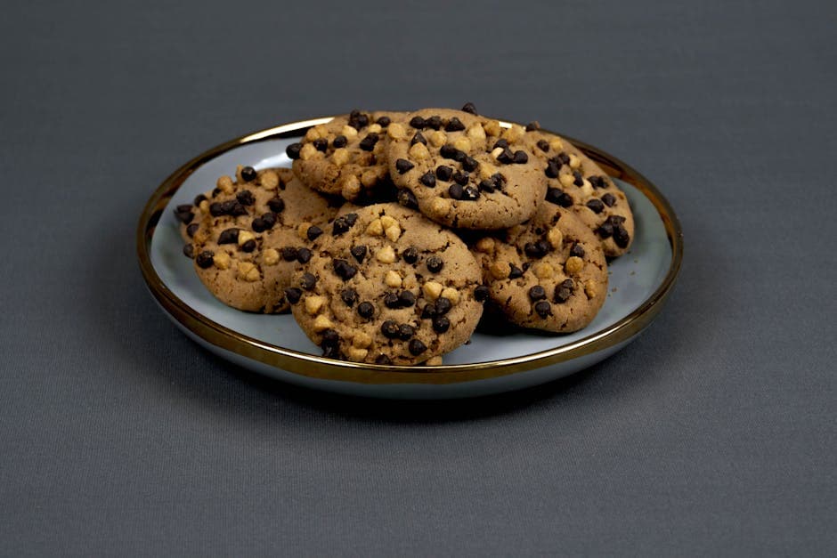 Gullfargede sjokoladekjeks med nøtter