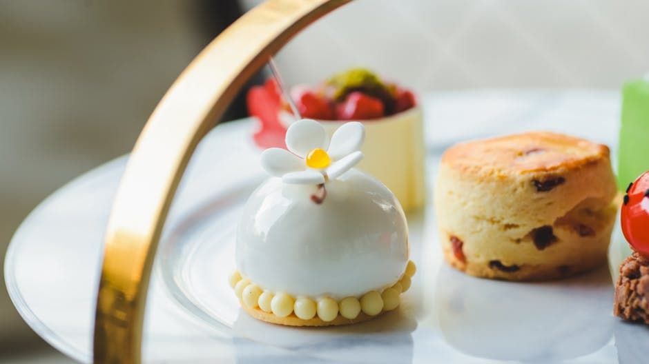 Saftige sitronscones med glasur