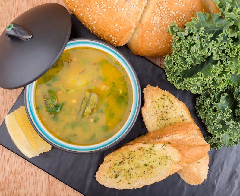 Pølsesuppe med grønnkål og hvite bønner