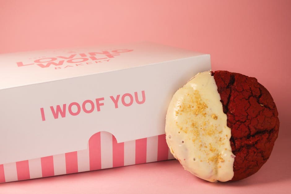 Røde fløyelskjeks med kremostglasur