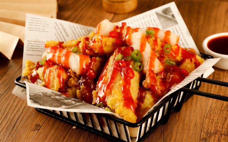 Kylling- og pastinakkfritter med krydret eddiksaus