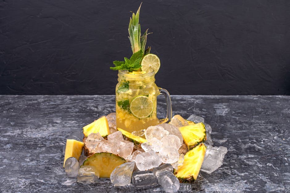 Frisk ananas- og limesorbet med pinjekaramell