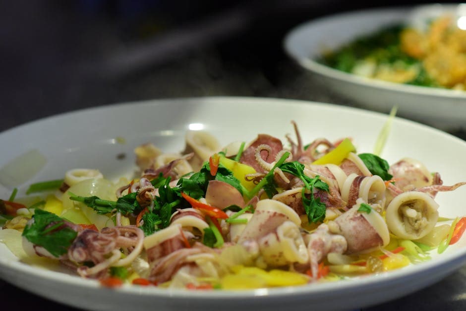 Blekksprut- og blåskjellsalat med fennikel