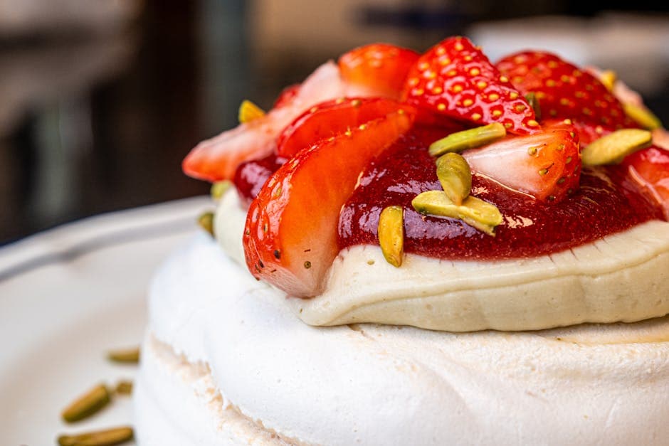 Pistasjkrisp med mascarpone og druekompott