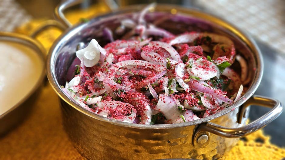 Frisk jícama- og rødløksalat