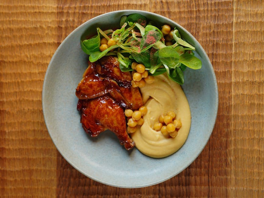 Grillet kylling- og kikertersalat med gulrot- og spisskummen-dressing