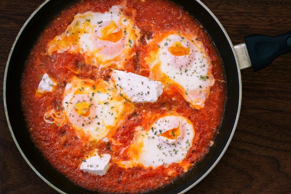 Shakshuka med egg og tomatsaus