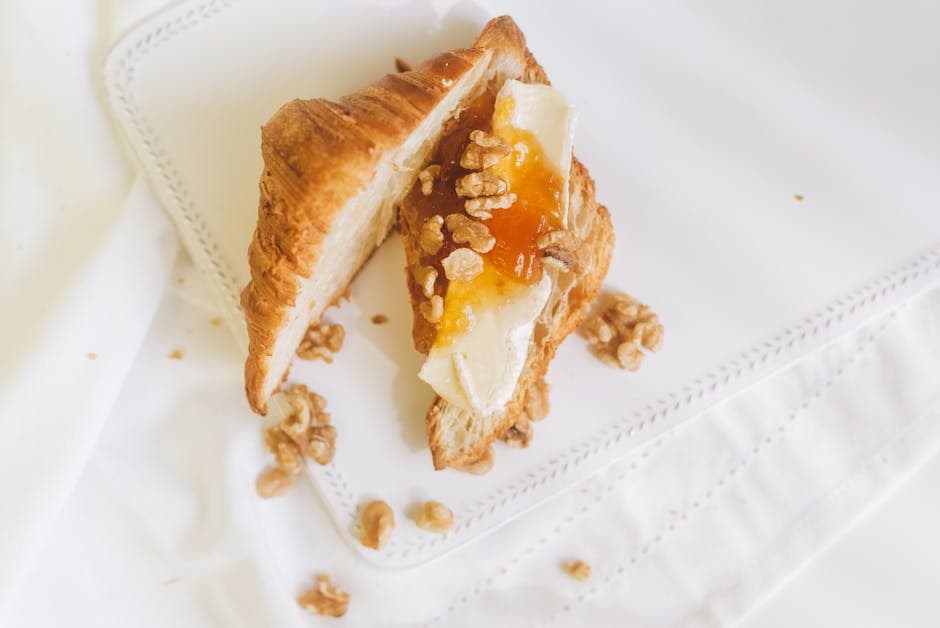 Brie innpakket i filodeig med aprikos- og rosmarinchutney