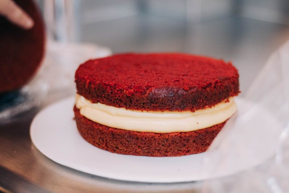 Red Velvet Whoopie Pies med kremostfyll