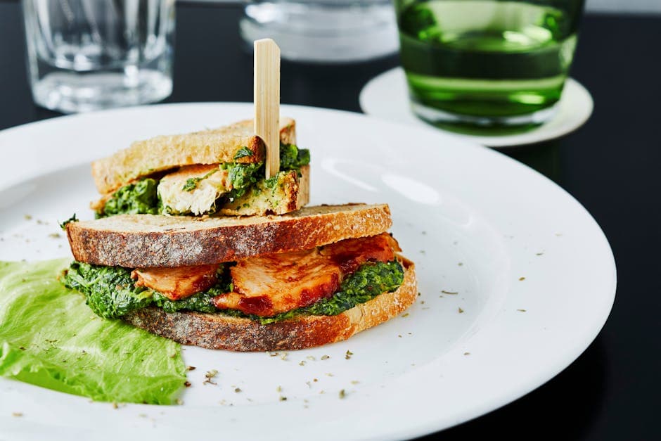 Kisteformede smørbrød med pesto og cheddar