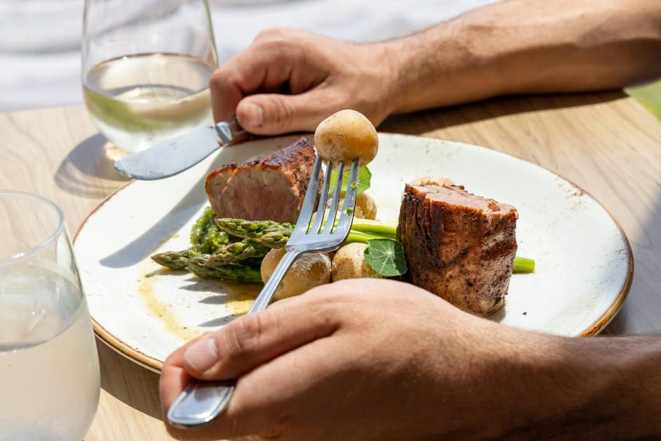 Svinefilet i mørk ale med nøtter og tørket frukt