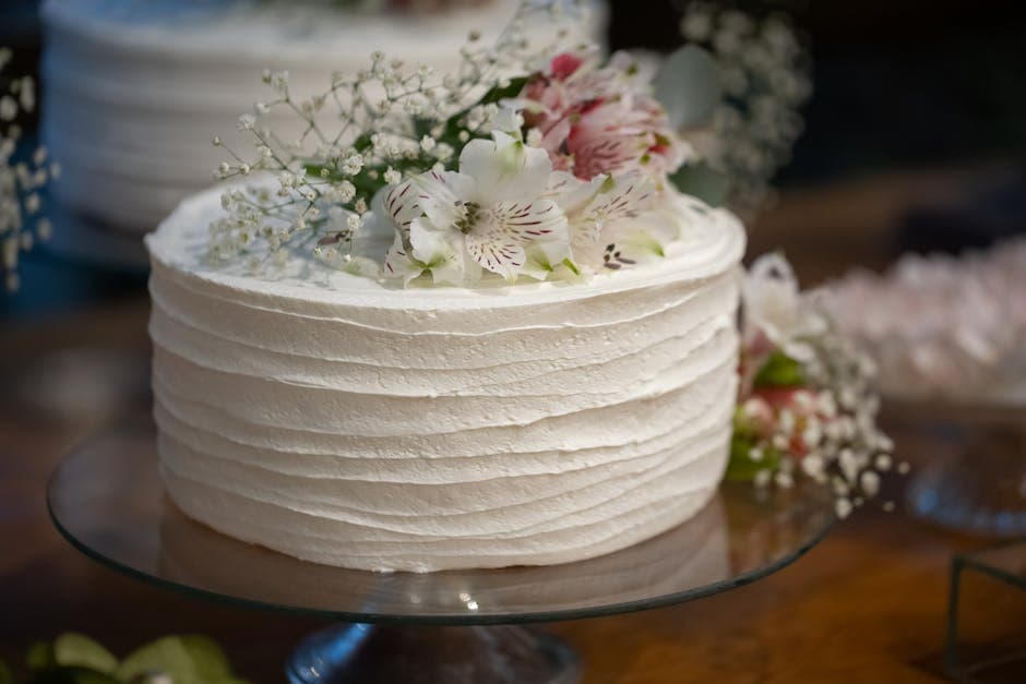 Klassisk hvit kake med vanilje