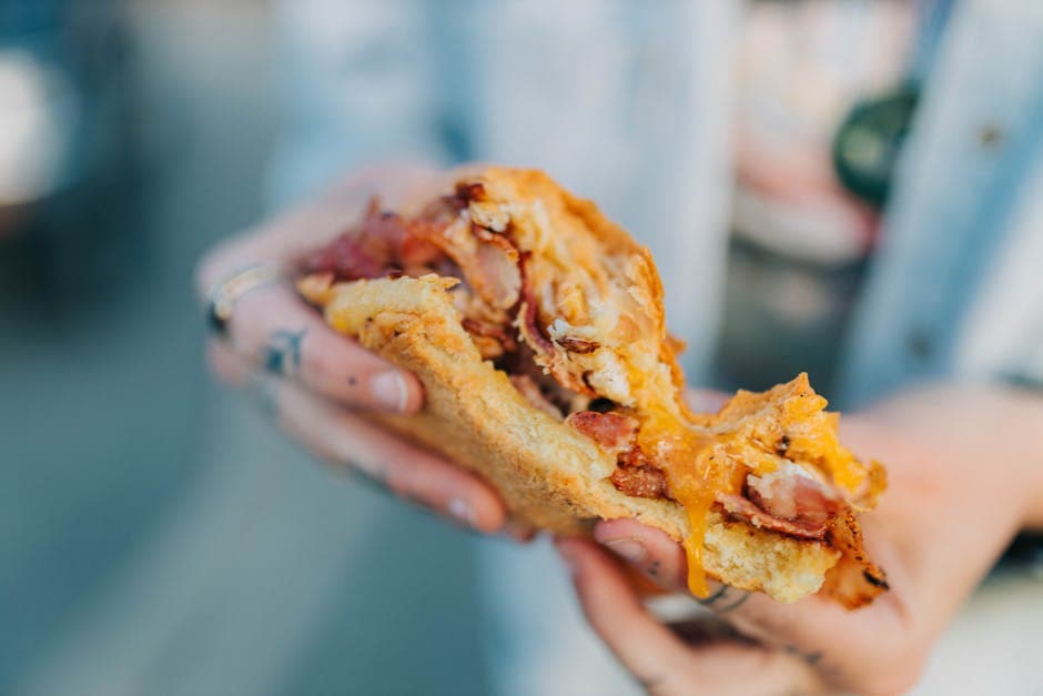 Jalapeño-, bacon- og cheddar-maisbrød