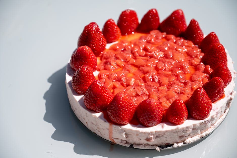 Iskrempai med jordbær og peanøttsmør