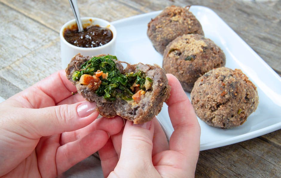 Acarajé: Fritters av bønner med reker og saus