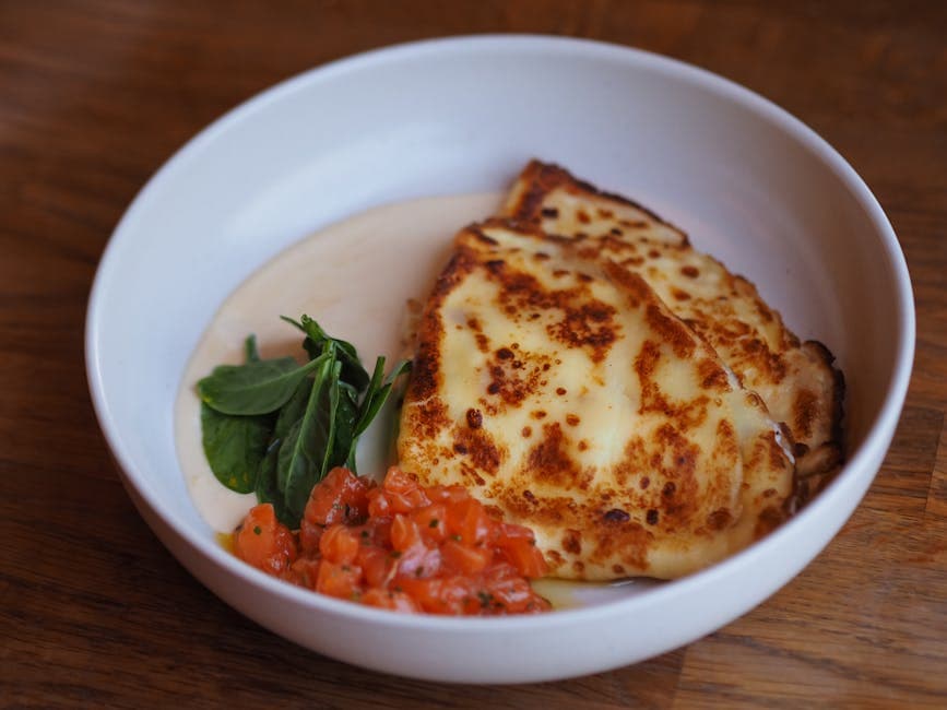 Laksecrêpes med estragon og tomat