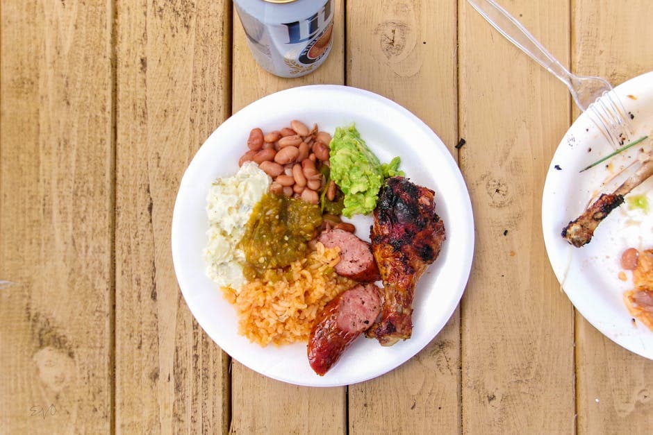 Ranchero-ris med pølse og grønne bønner