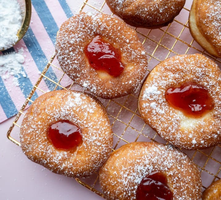 Bombini Doughnuts med sjokolade- og jordbærfyll