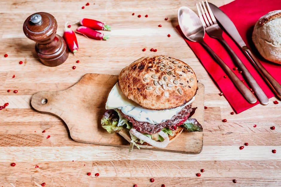 Grillet burger med grønne pepperkorn og sjalottløk
