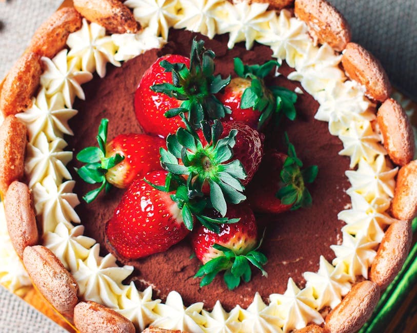 Iskrembombe med ladyfingers og frukt