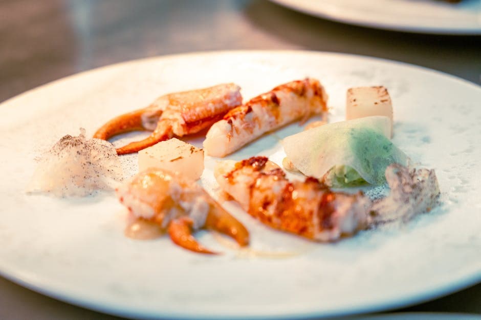 Hummerklør og potetsalat med pepperrot-sennepsdressing