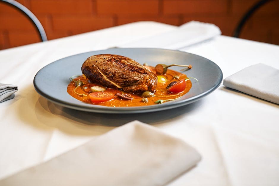 Tradisjonell tysk Rouladen med bacon og sennep