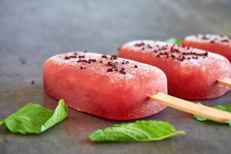 Sprø vannmelon-pops med vodka og mynte
