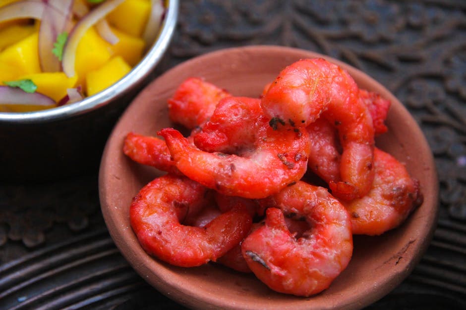 Rød snapper med mango- og rekesalsa