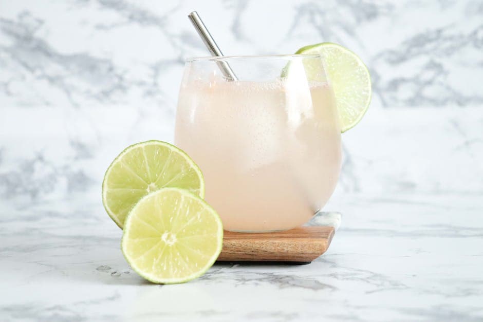 Tropisk kokosnøttdrink med lime