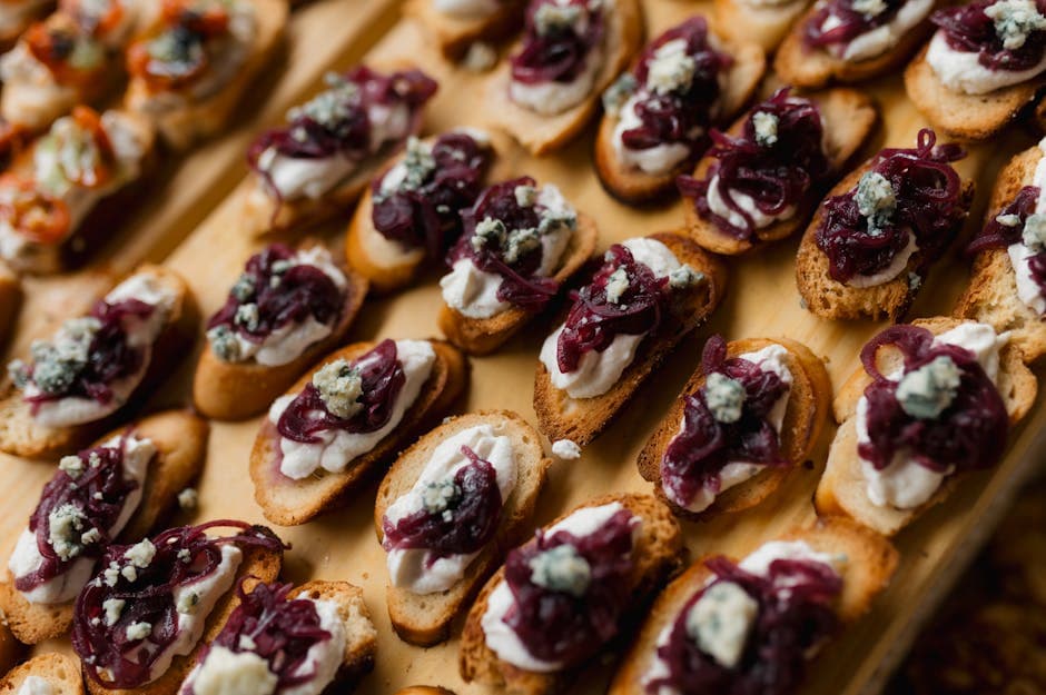 Crostini med jordbær, geitost og oliven