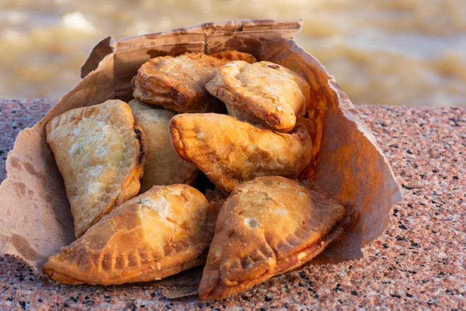 Fylte masa-lommer med fisk (Sambutas)