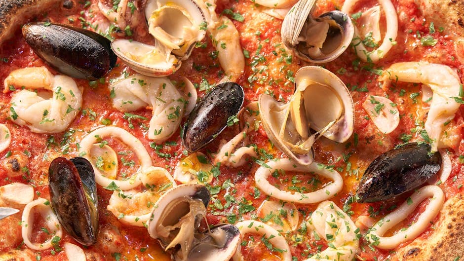 Pizza med tunfisk, reker og kikerter